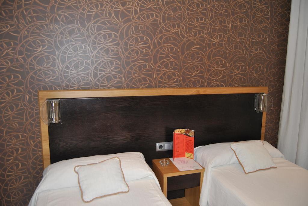 Fuente De La Magdalena Hotel Santa Amalia Стая снимка